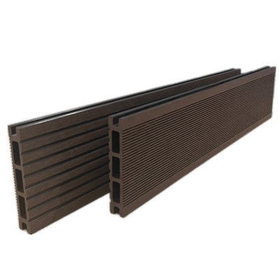 Ευπροσάρμοστο 20*110mm WPC δάπεδο ιδανικό για εμπορικές κατοικίες σε διάφορα χρώματα