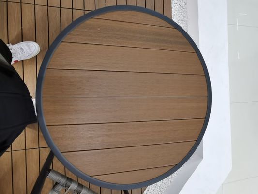 Επαναπροσδιορισμός υπαίθρια διαβίωση: Premium WPC Garden Chares & Tables