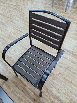 Επαναπροσδιορισμός υπαίθρια διαβίωση: Premium WPC Garden Chares & Tables