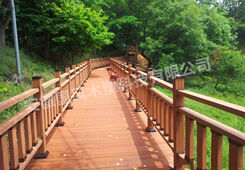 Καλυμμένο σύνθετο φράχτη 200*200mm Ανακυκλωμένος στύλος φράχτη WPC