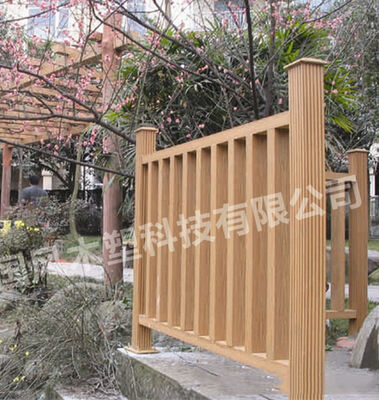 Καλυμμένο σύνθετο φράχτη 200*200mm Ανακυκλωμένος στύλος φράχτη WPC