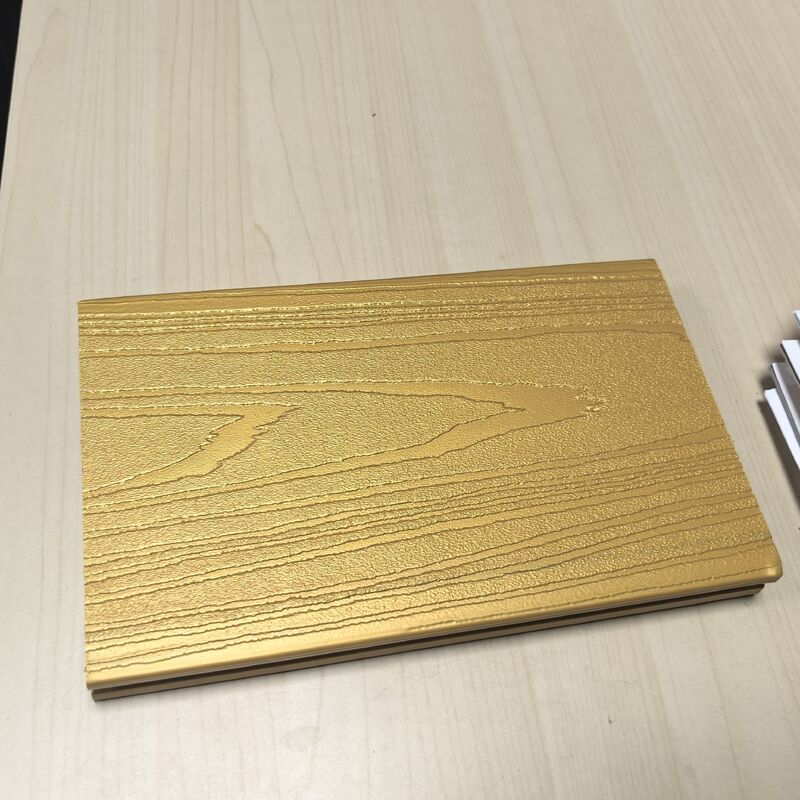 ΜΕΤΑΛΛΙΚΑ ΠΑΝΕΛ WPC ΜΕ ΠΟΛΥΤΕΛΕΣ ΠΑΤΙΝΑ GLIMMER DECKING ΧΡΥΣΟ